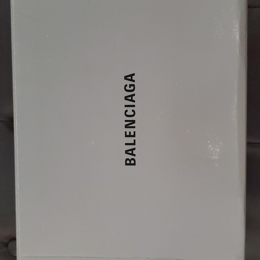 Balenciaga box